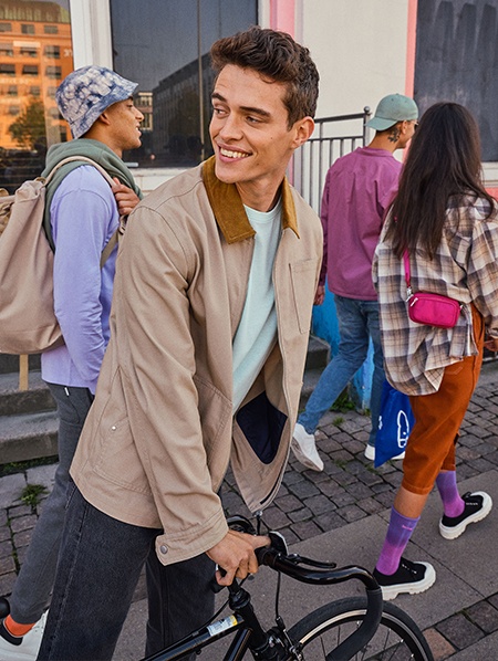 Gün içinde ya da okul çıkışında arkadaşlarınla eğlenirken stilinle dikkat çek GİYİM