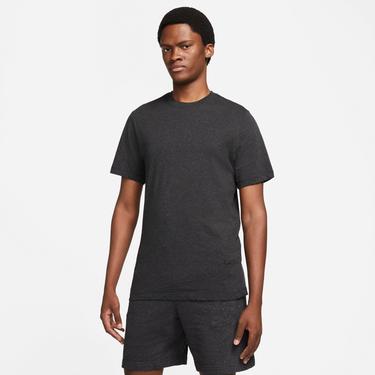  Nike Sportswear Sustainability Erkek Siyah T-Shirt