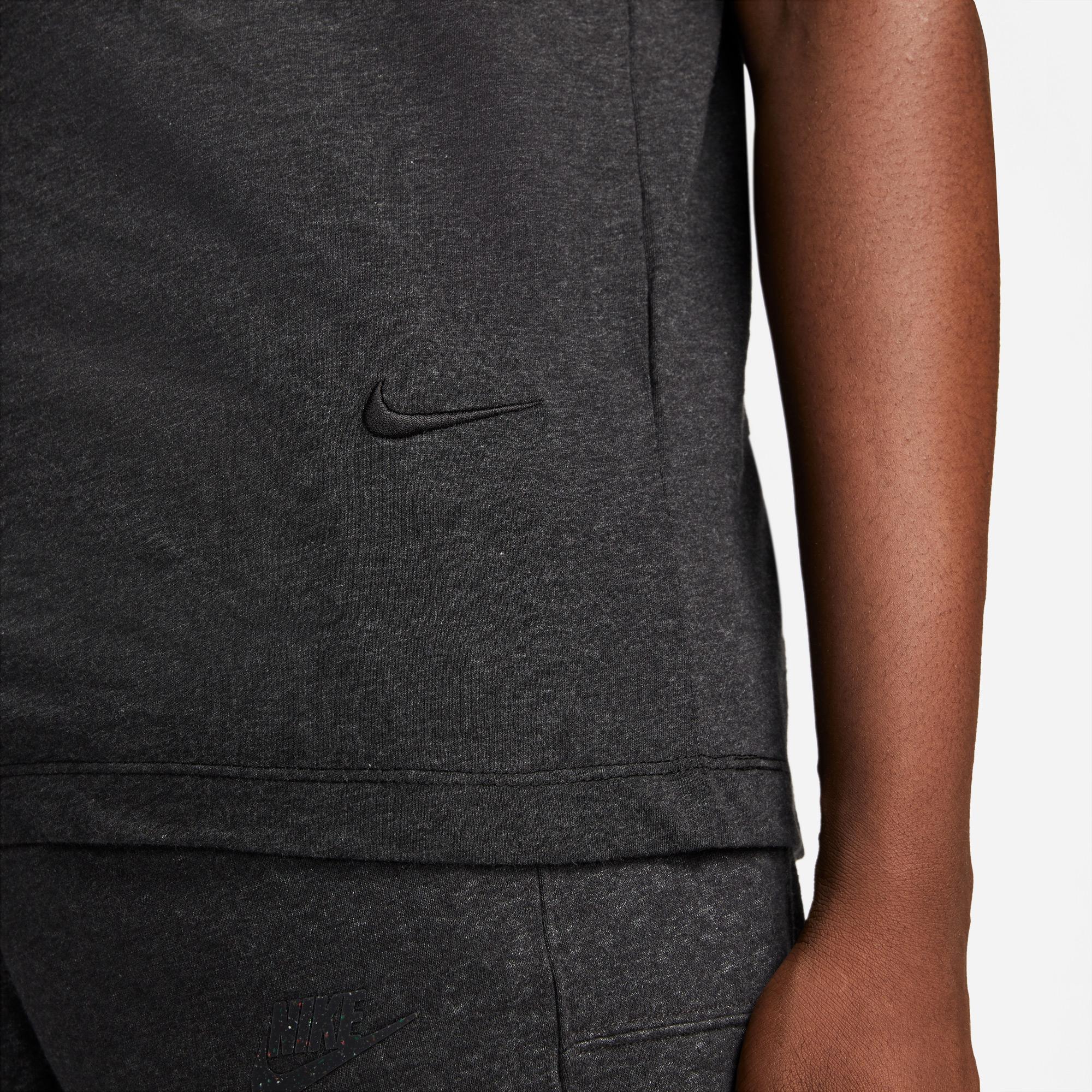 Nike Sportswear Sustainability Erkek Siyah T-Shirt