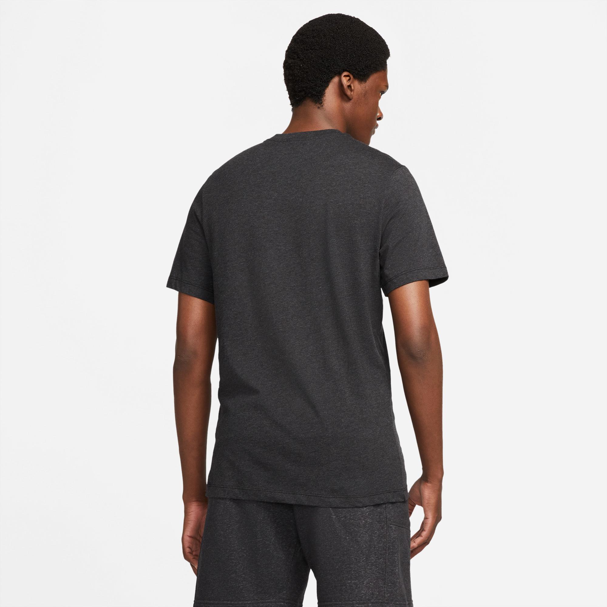 Nike Sportswear Sustainability Erkek Siyah T-Shirt