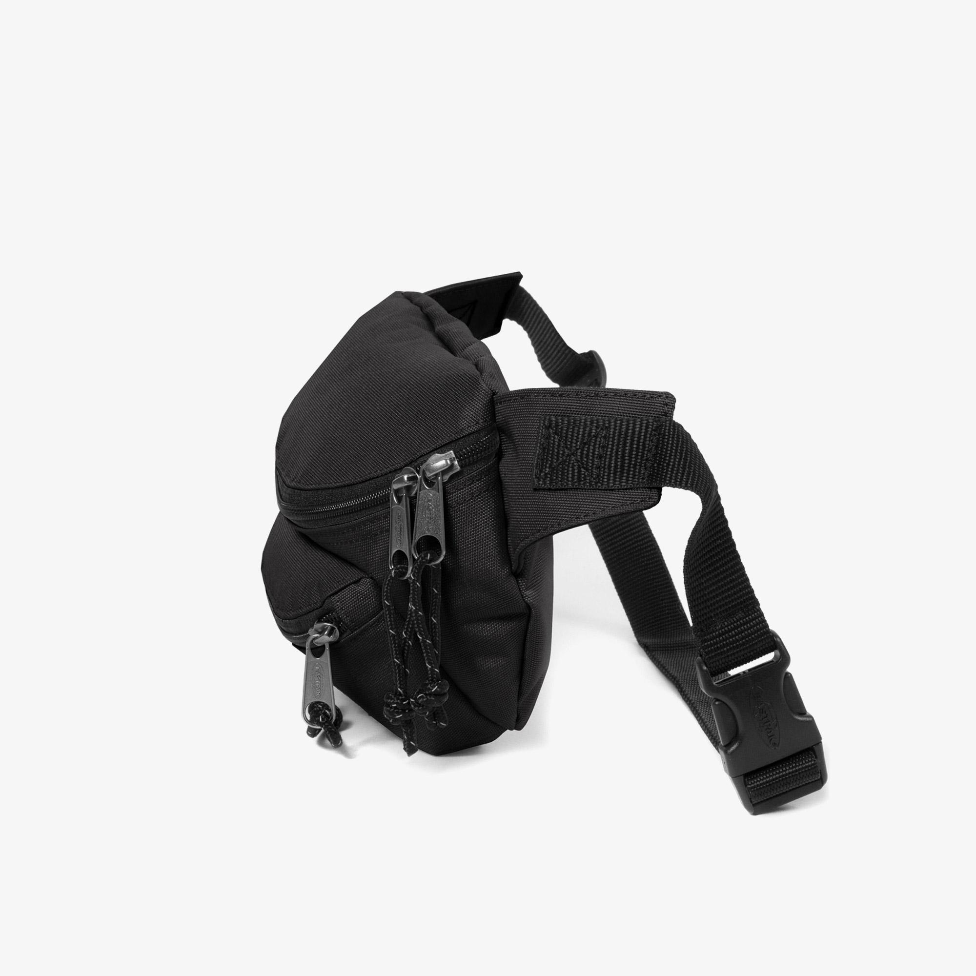 Eastpak Doggy Bag Unisex Siyah Bel Çantası
