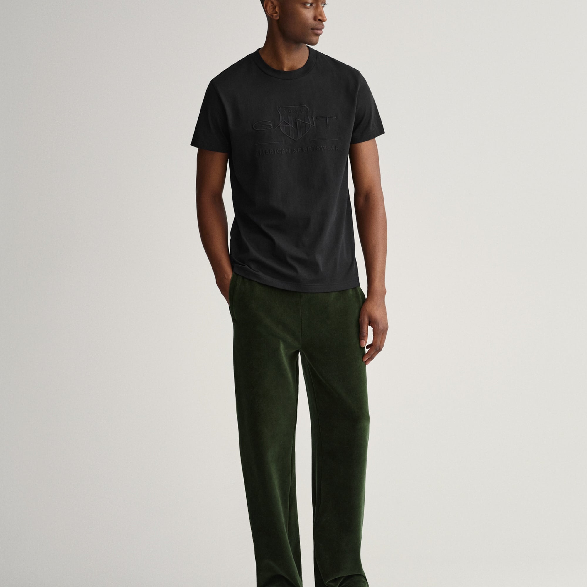 GANT Erkek Siyah Regular Fit Bisiklet Yaka Logolu T-Shirt