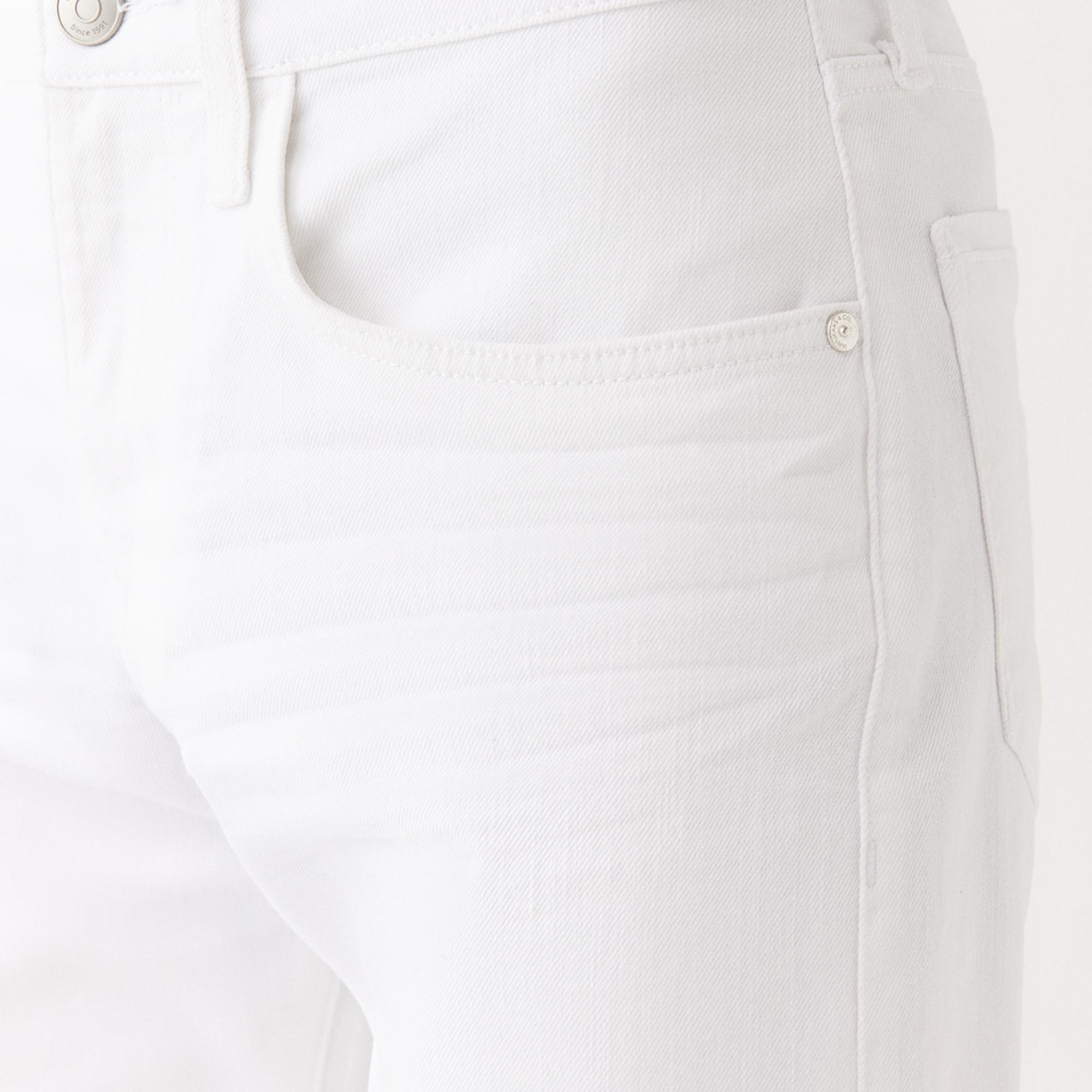 Mavi Brian Comfort Beyaz Jean Şort 0418423856