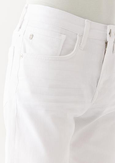  Mavi Brian Comfort Beyaz Jean Şort 0418423856