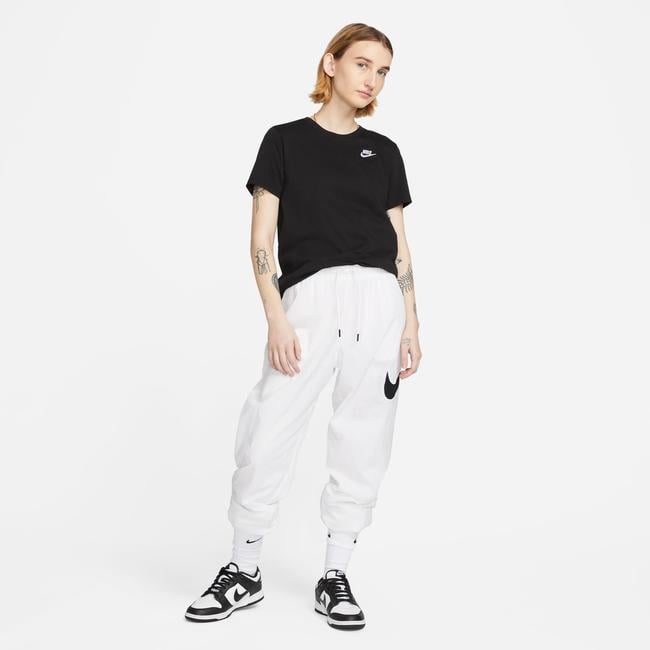  Nike Sportswear Club Kadın Siyah T-Shirt