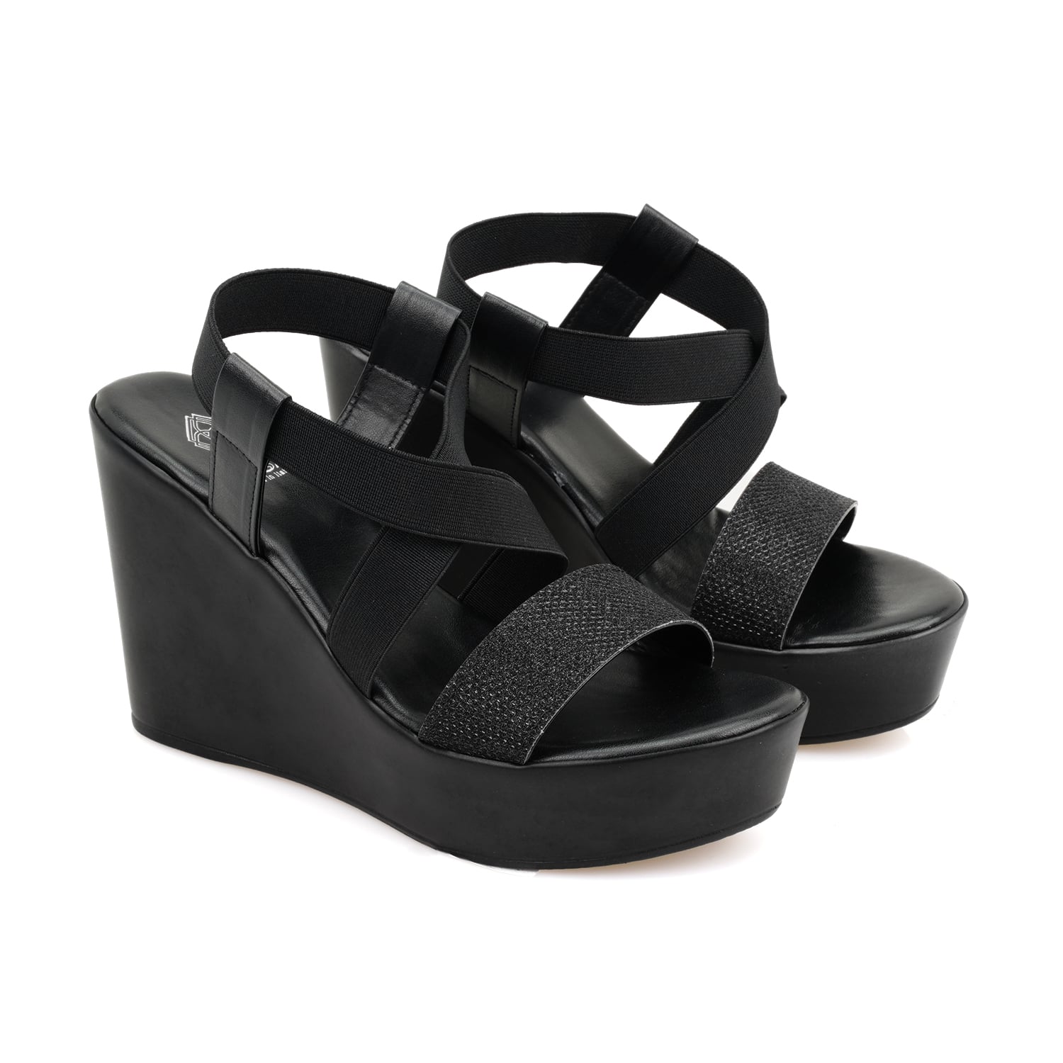  Kadın Siyah Dolgu Topuklu Sandalet