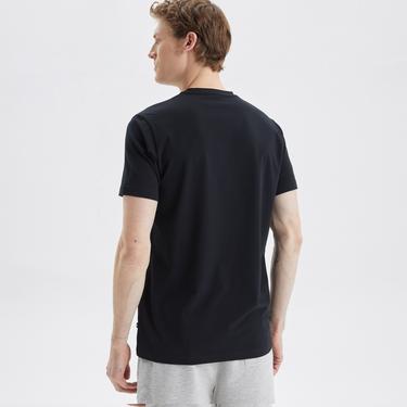  Nautica Erkek Siyah Standart Fit T-Shirt