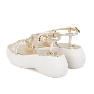  Kadın Altın Dolgu Tabanlı Sandalet