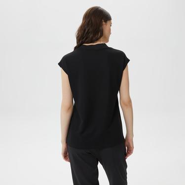  Kadın Slim Fit V Yaka Siyah T-Shirt