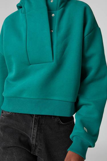  Kapşonlu Çıtçıtlı Crop Sweatshirt