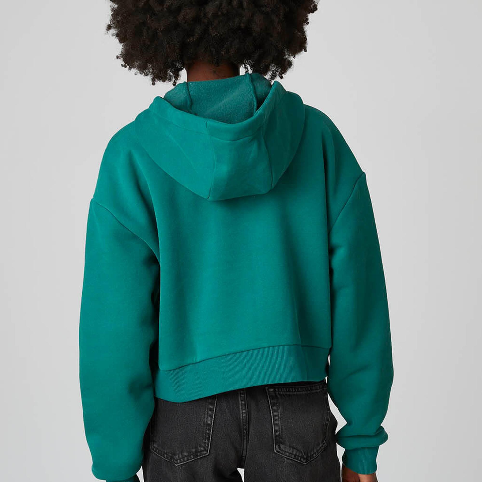 Kapşonlu Çıtçıtlı Crop Sweatshirt