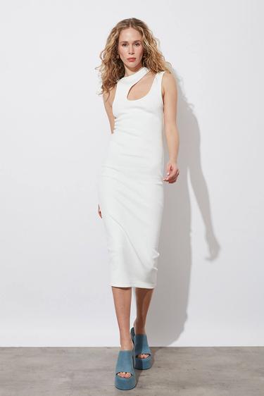  Yaka Detaylı Midi Elbise