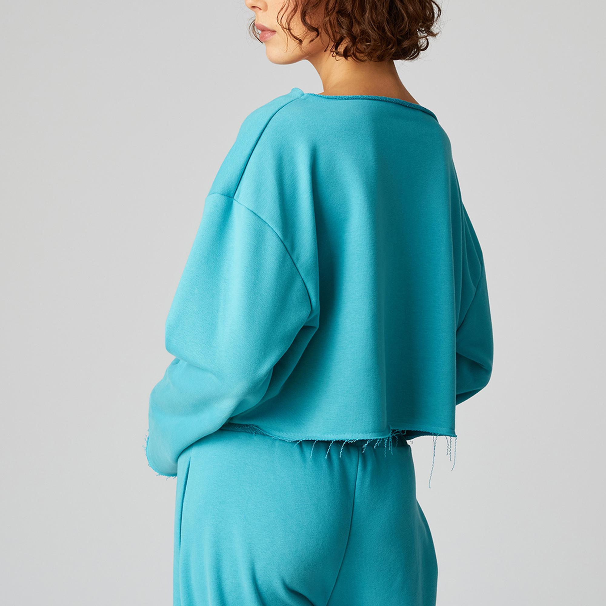 Kayık Yaka Crop Sweatshirt