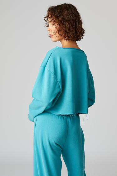  Kayık Yaka Crop Sweatshirt