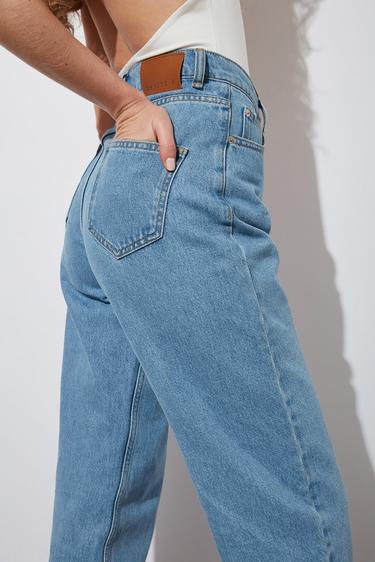  Yırtmaçlı Relaxed Jean