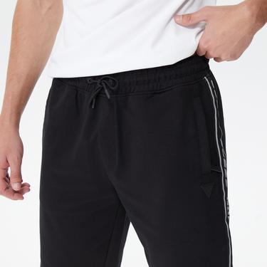  Guess Arlo Erkek Siyah Şort