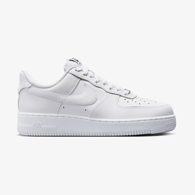  Nike Air Force 1 '07 Flyease Kadın Beyaz Spor Ayakkabı