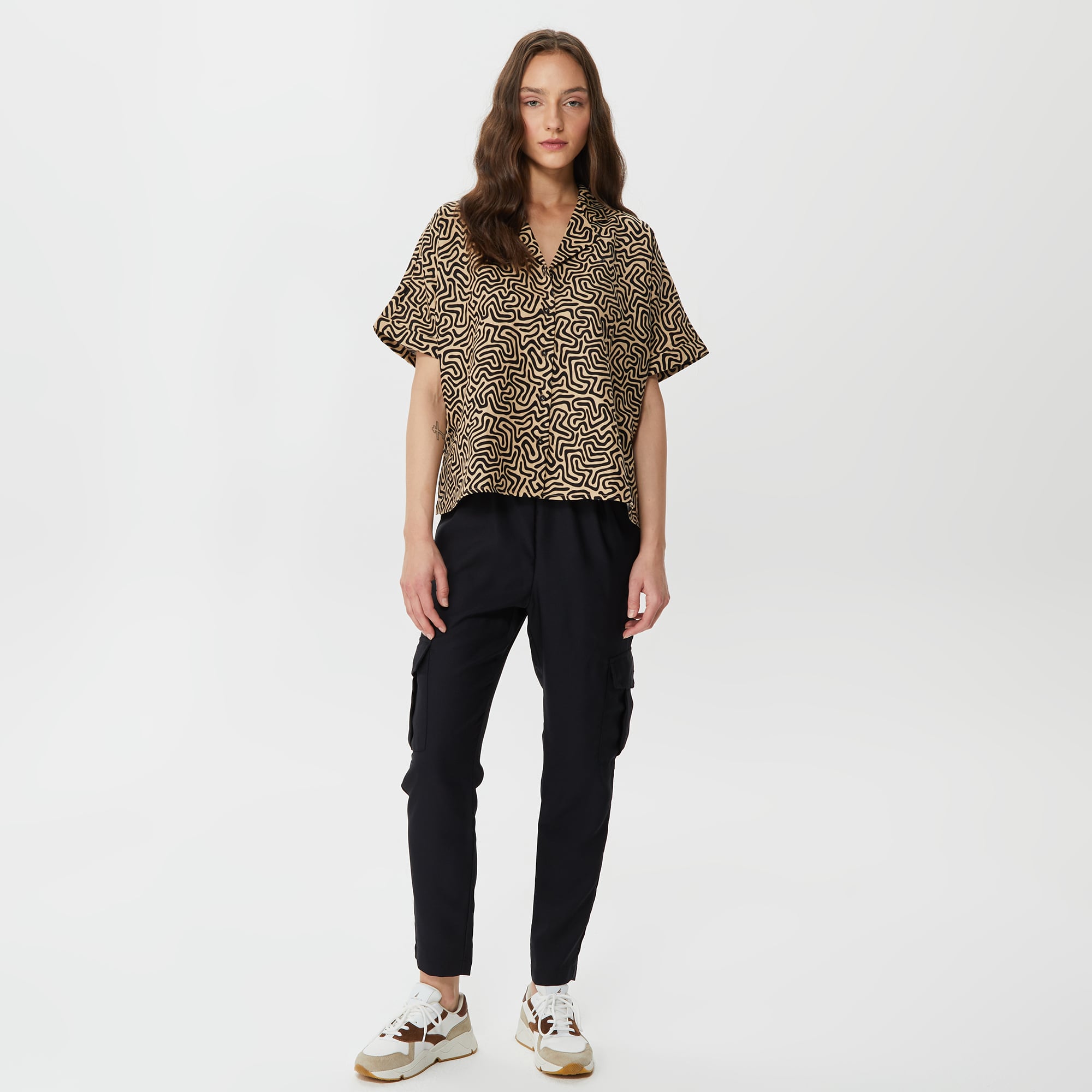  Nautica Kadın Bej Kısa Kollu Gömlek