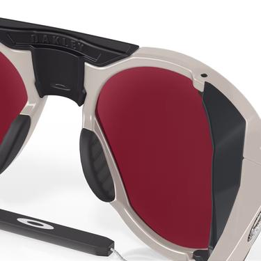  OAKLEY ERKEK GÜNEŞ GÖZLÜĞÜ Clifden Gri