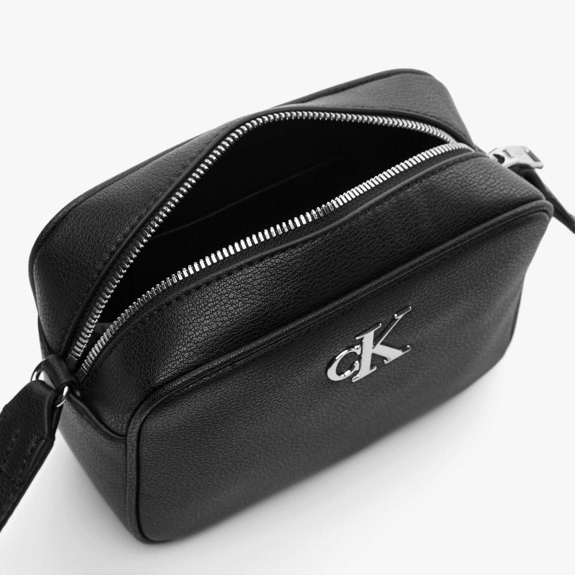 Calvin Klein Minimal Monogram Siyah Kadın Omuz Çantası