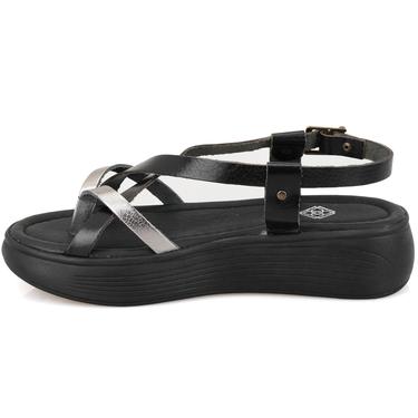  Kadın Siyah Dolgu Tabanlı Deri Sandalet