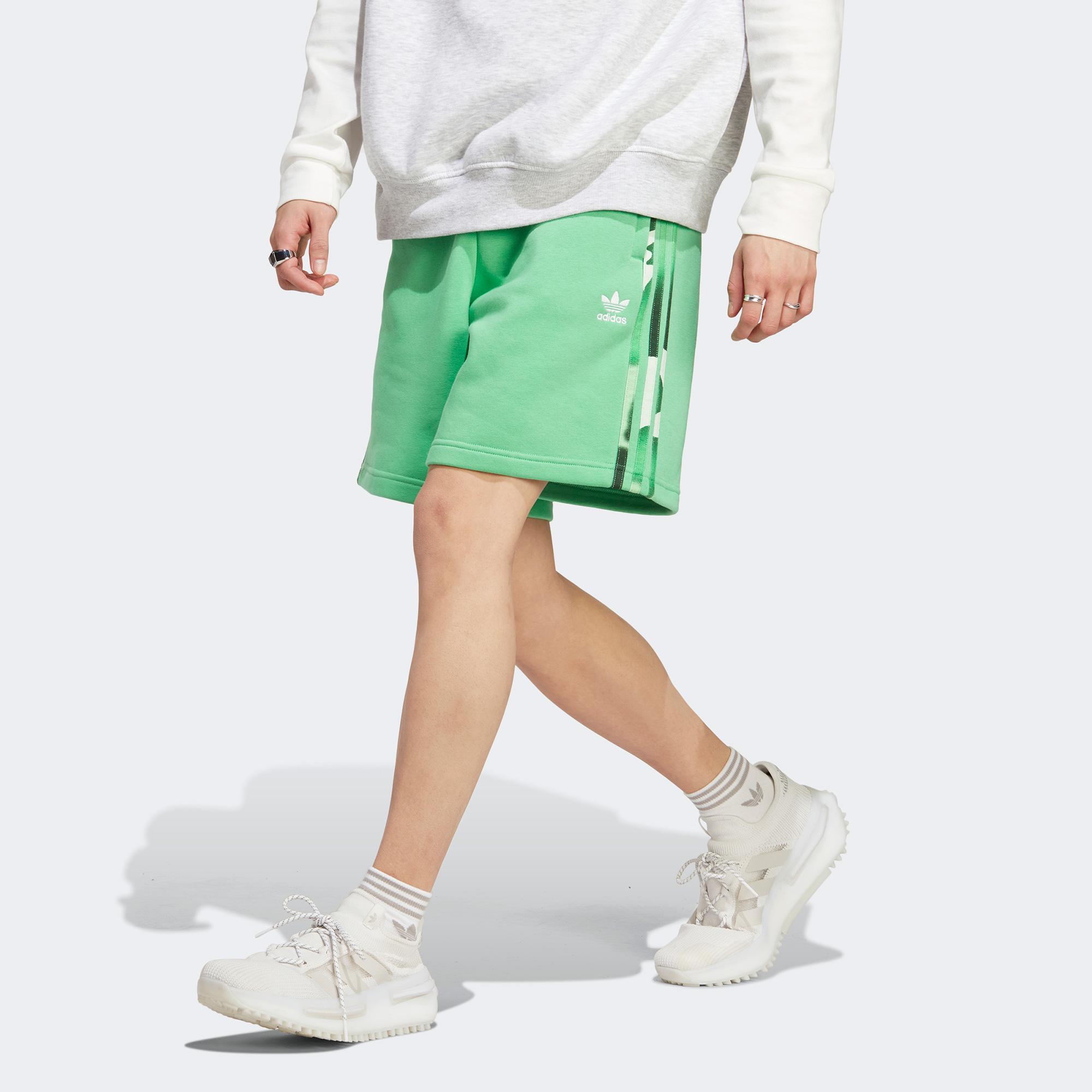 adidas Graphics Camo 3-Stripes  Erkek Yeşil Şort