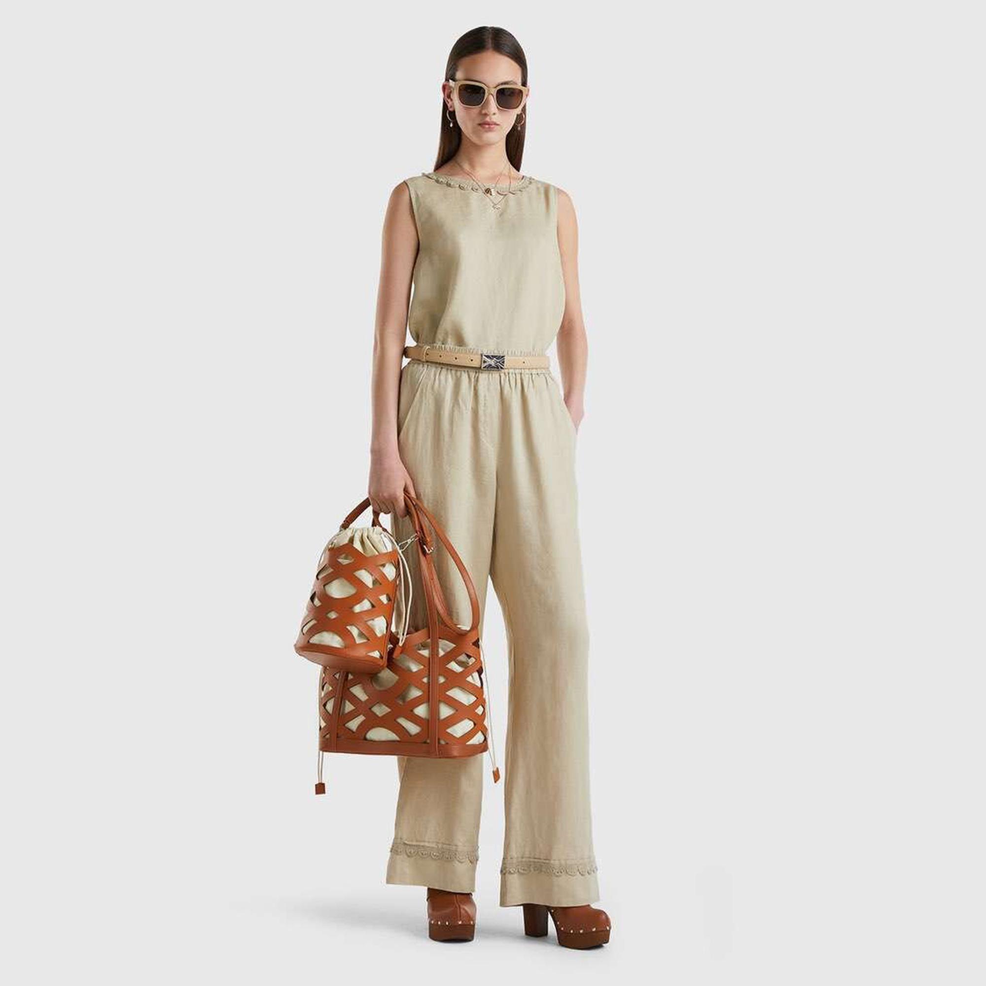 Benetton Yakası Dantelli Kolsuz Kadın Ekru Bluz