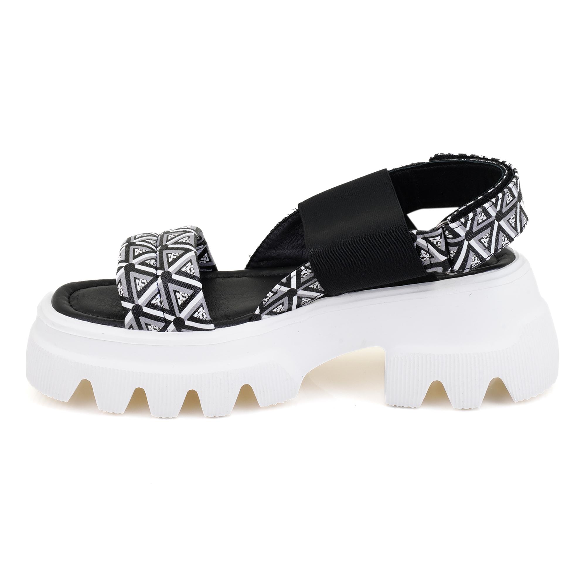 Kadın Siyah Monogram Desenli Dolgu Topuklu Sandalet