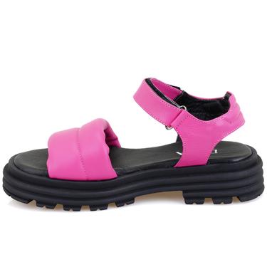  Kadın Pembe Dolgu Tabanlı Deri Sandalet