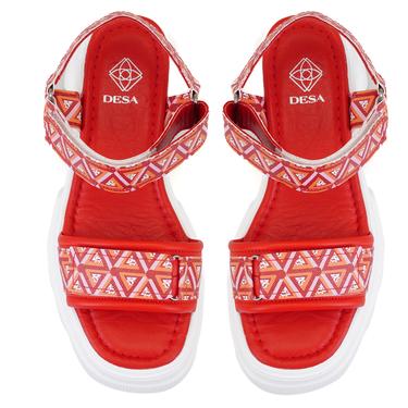  Kadın Kırmızı Monogram Desenli Dolgu Topuklu Sandalet