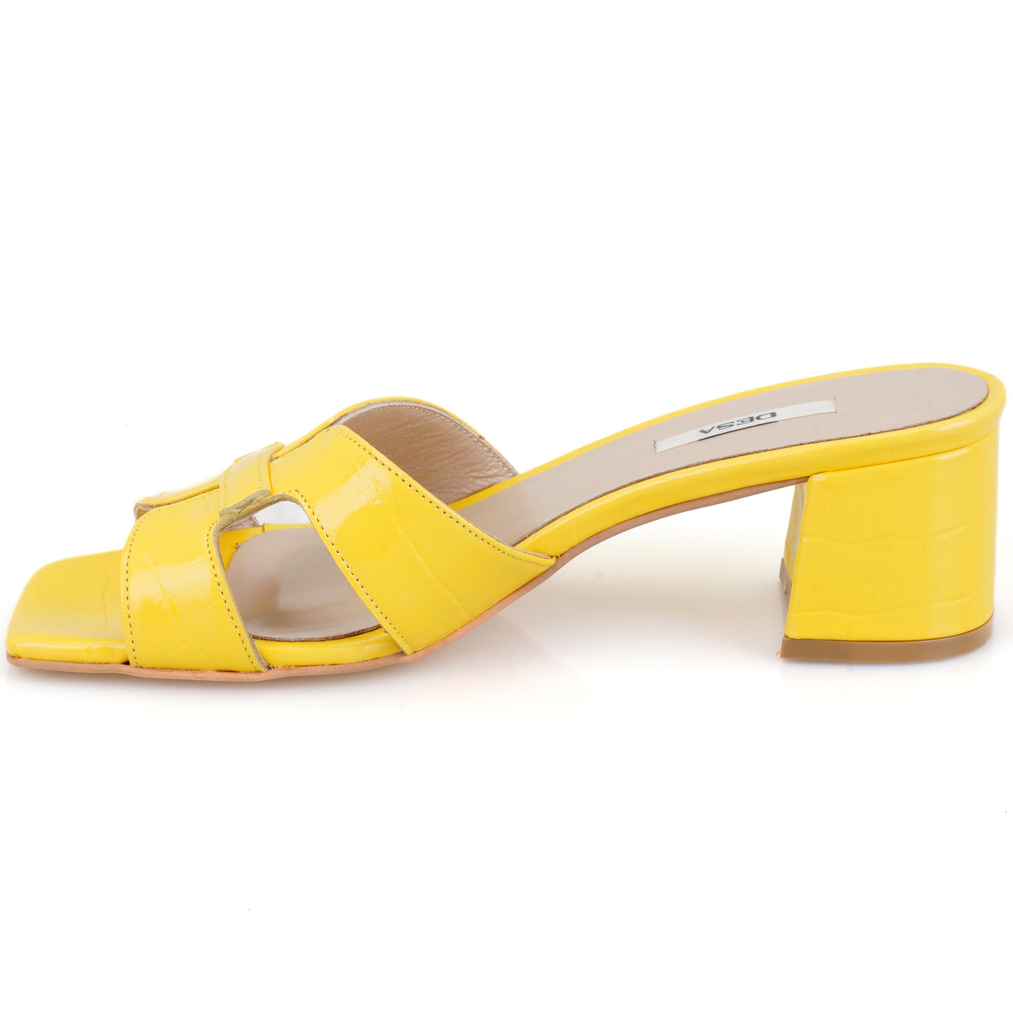 Kadın Sarı Kroko Baskılı Topuklu Deri Terlik