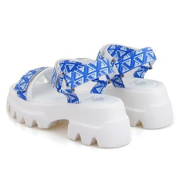  Kadın Mavi Monogram Desenli Dolgu Topuklu Sandalet