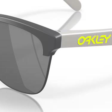  Oakley Frogskins Lite Erkek Siyah Gözlük