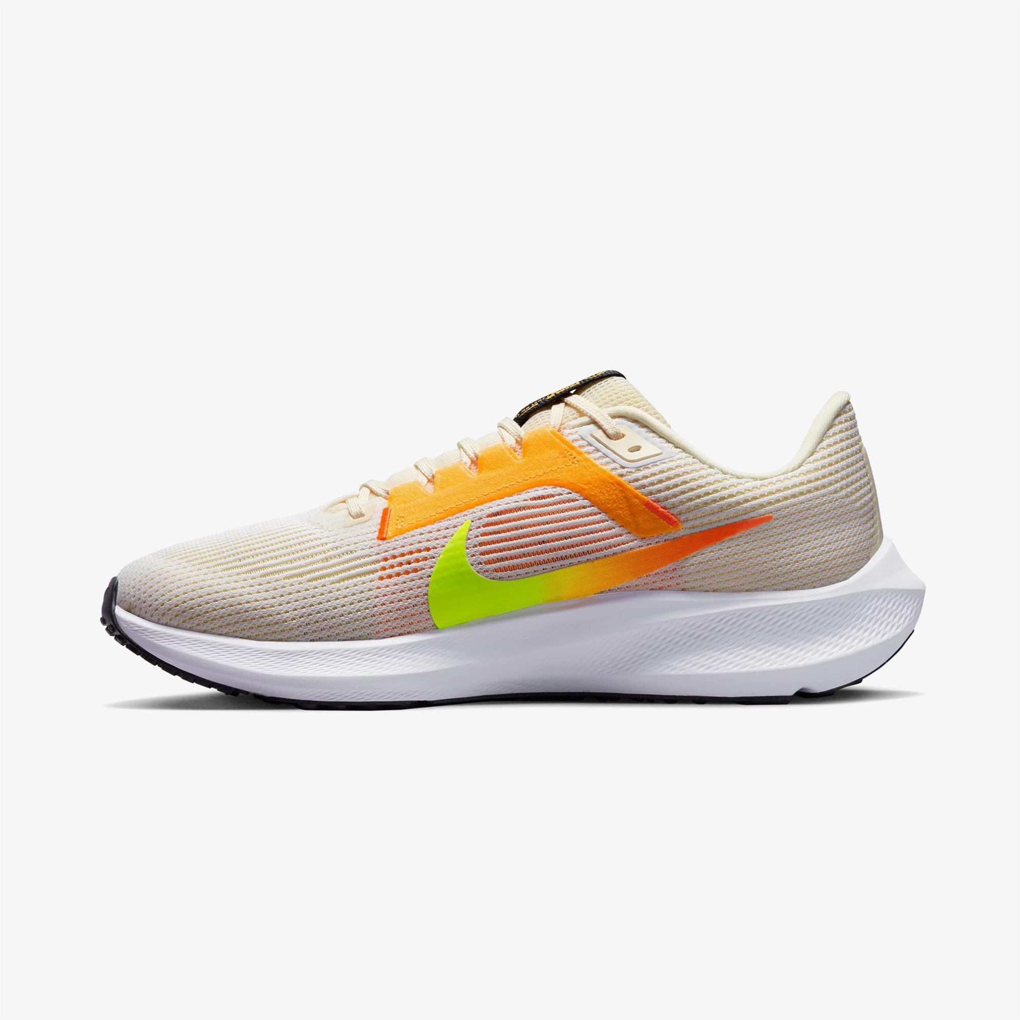 Nike Air Zoom Pegasus 40 Erkek Krem Rengi Spor Ayakkabı