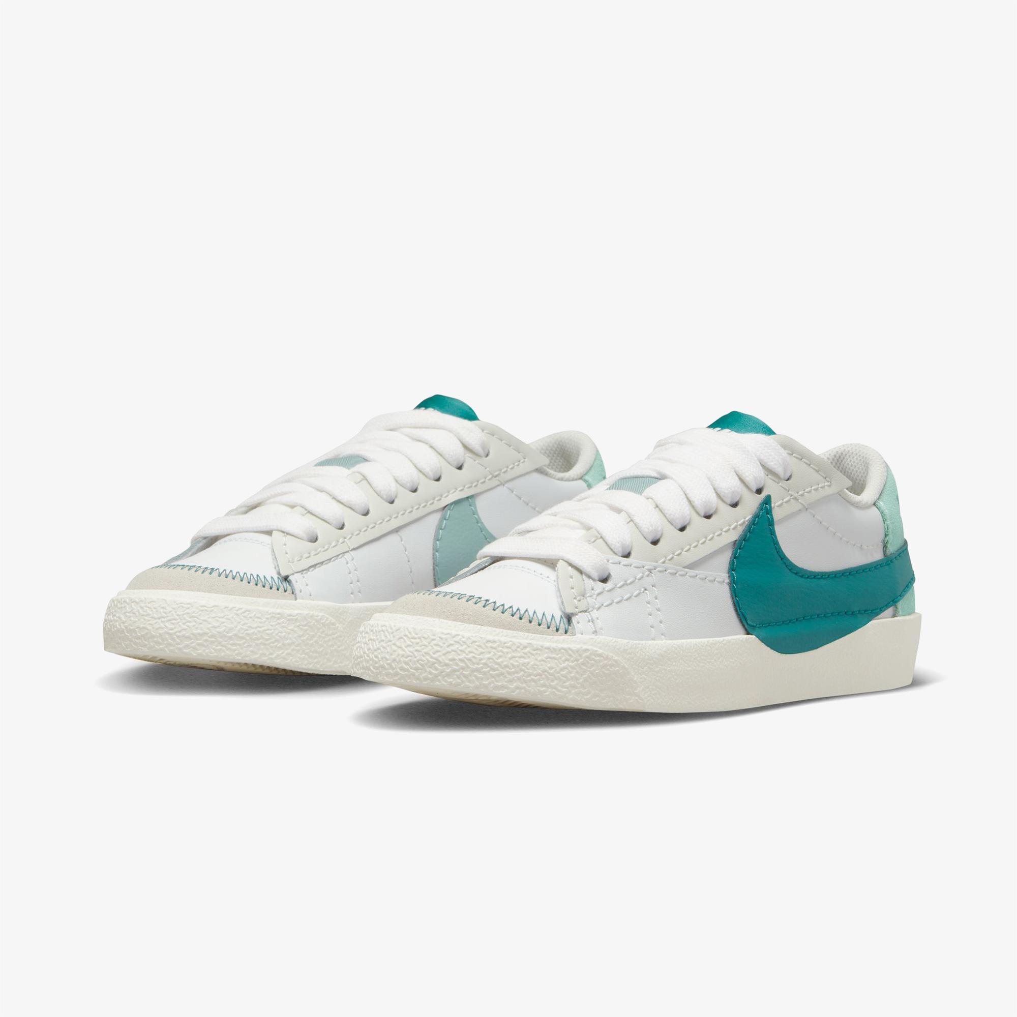 Nike Blazer Low '77 Jumbo Kadın Beyaz Spor Ayakkabı