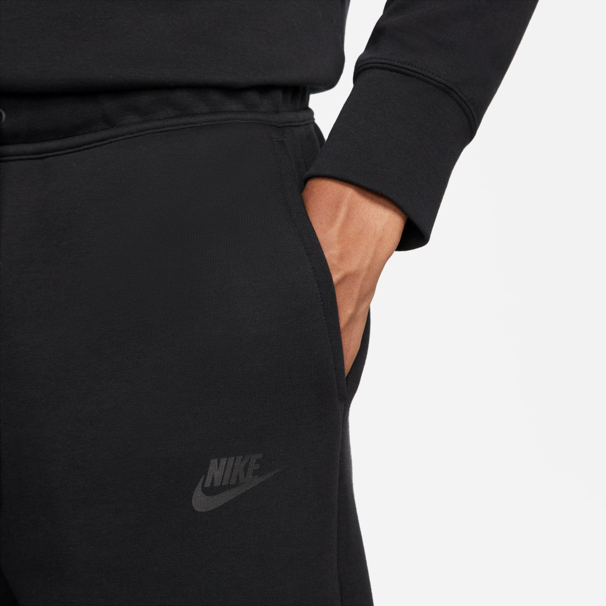Nike Tech Fleece Erkek Siyah Şort