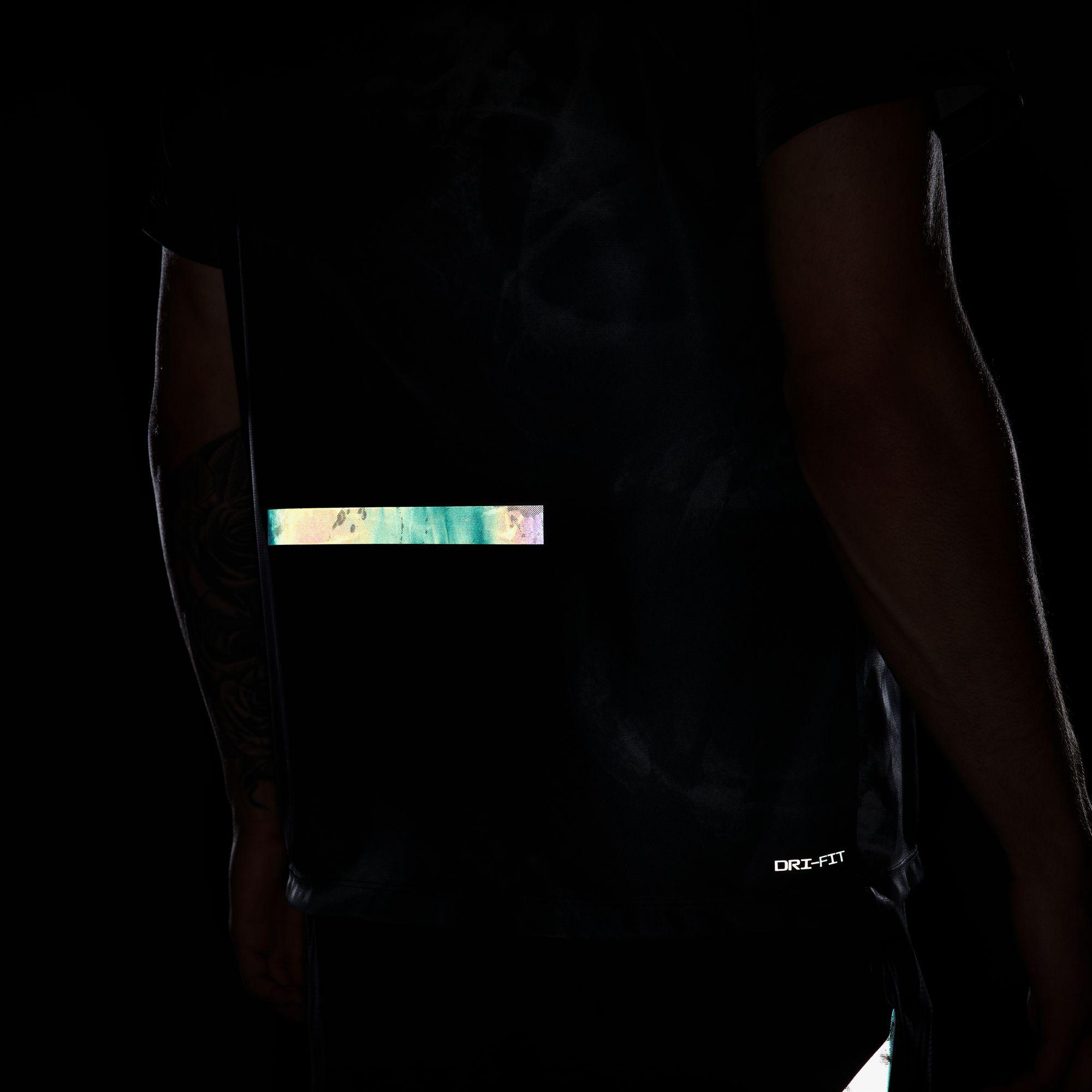 Nike Dri-FIT Run Division Rise 365 Erkek Siyah T-Shirt