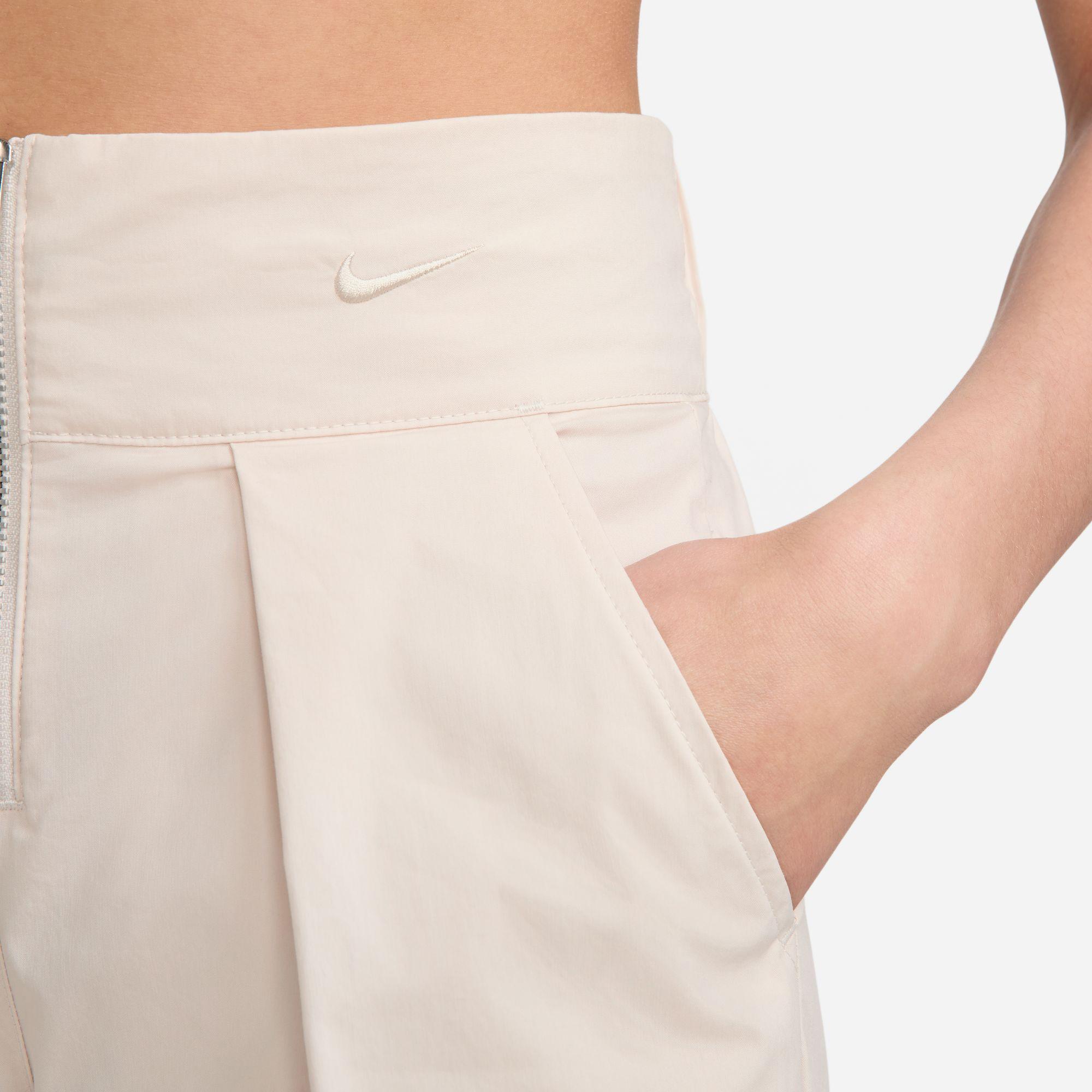 Nike Sportswear Collection Woven Trouser Kadın Krem Rengi Eşofman Altı