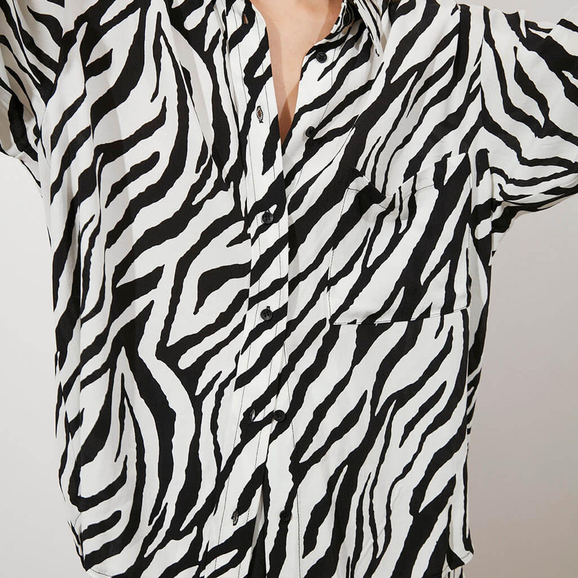 Baskılı Kısa Kollu Oversize Gömlek