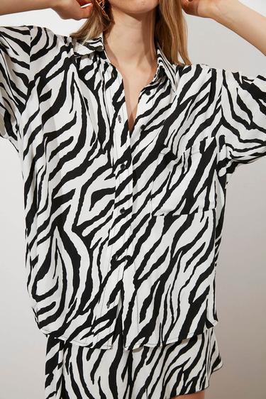  Baskılı Kısa Kollu Oversize Gömlek