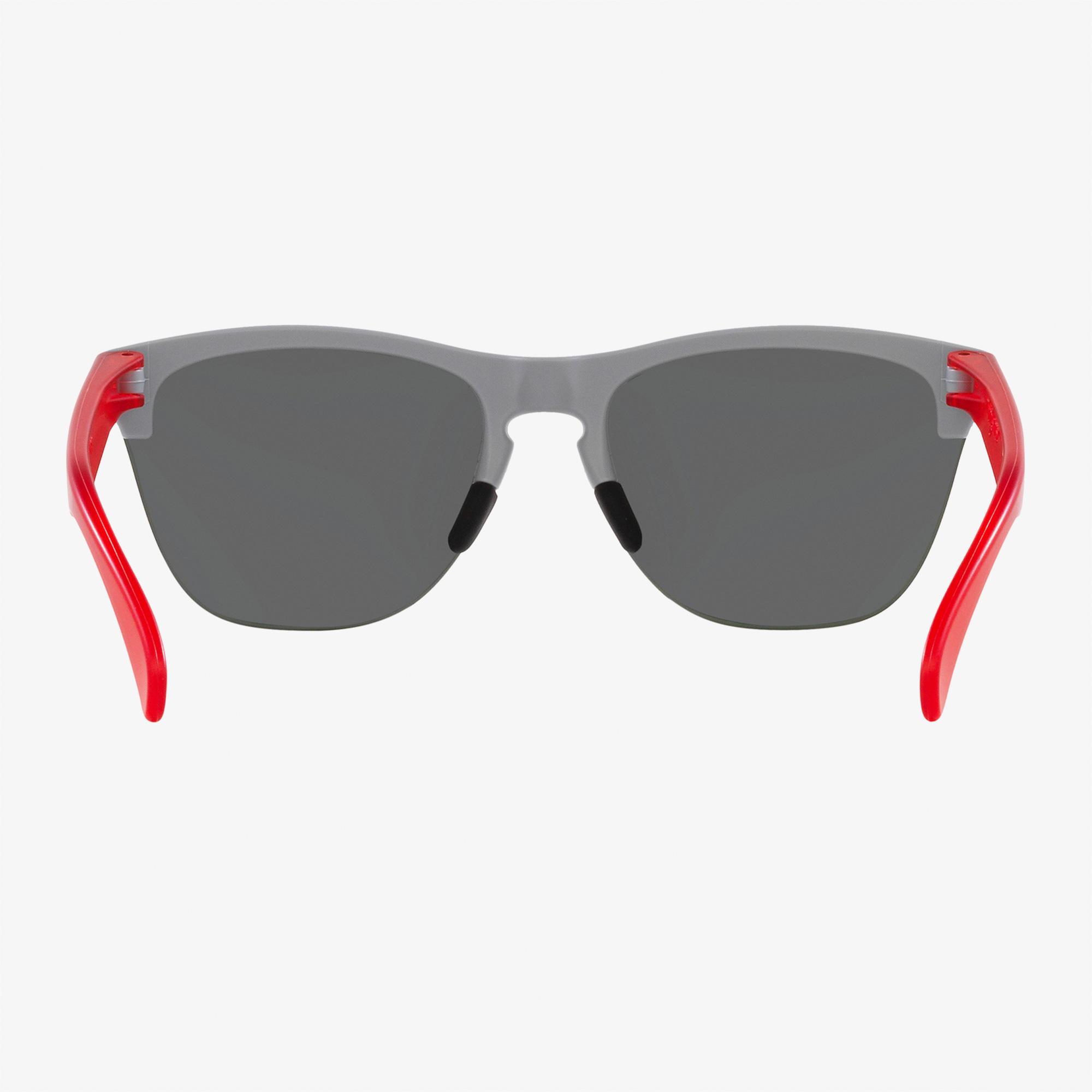 OAKLEY 0Ve2226 Erkek Kırmızı Güneş Gözlüğü