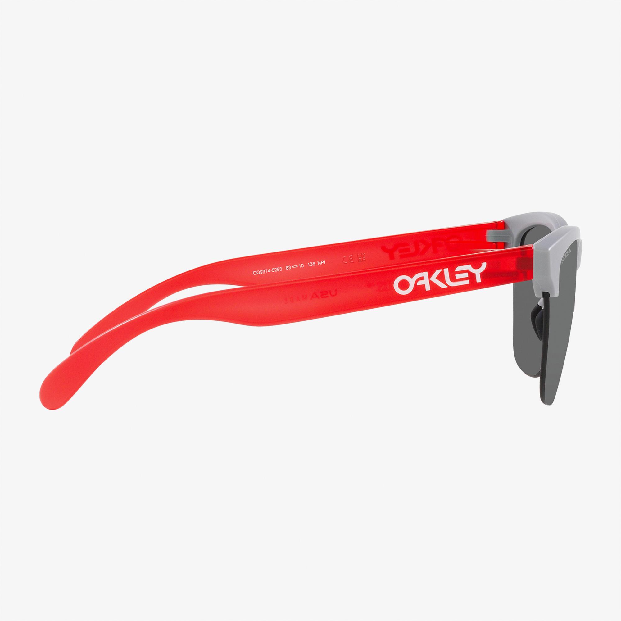 OAKLEY 0Ve2226 Erkek Kırmızı Güneş Gözlüğü