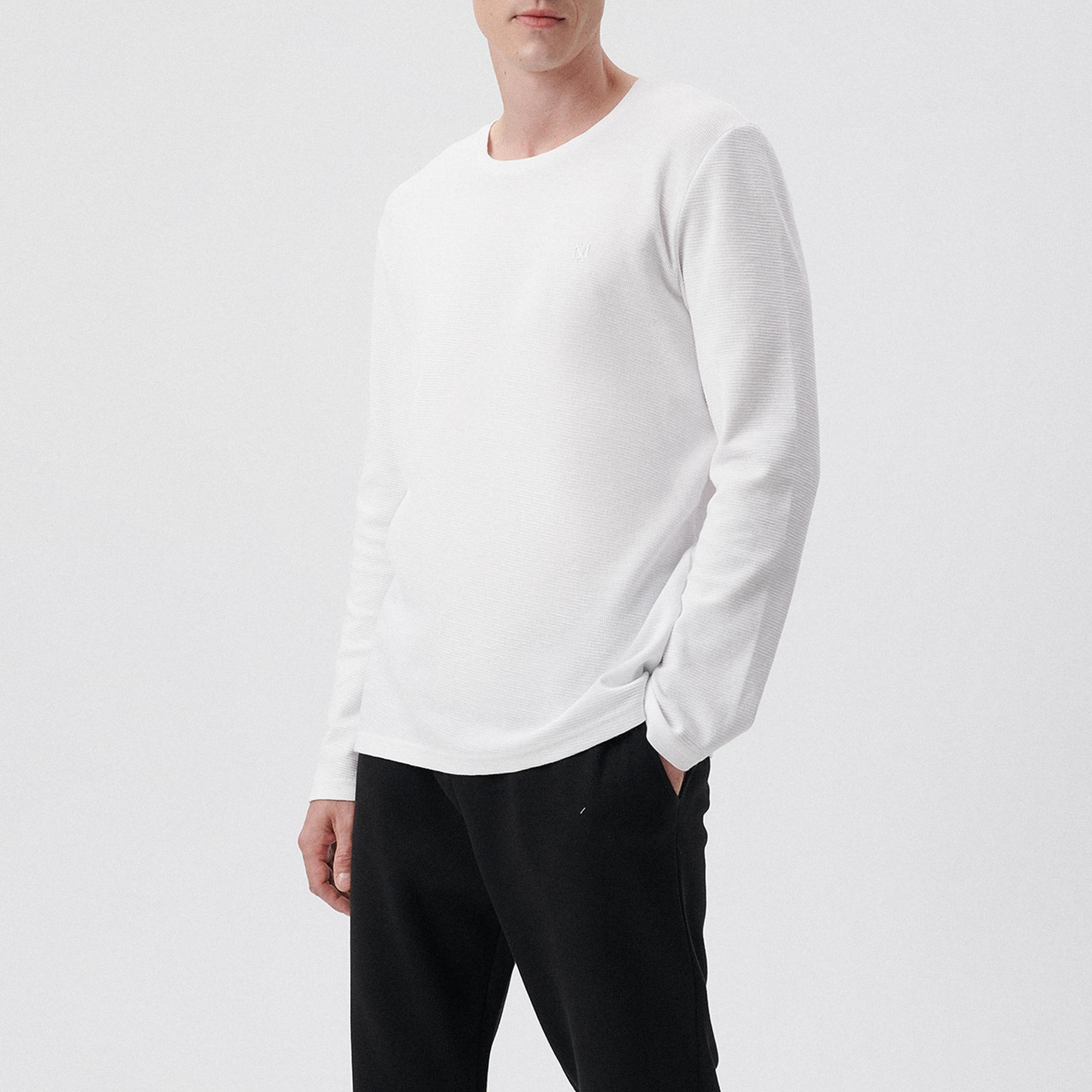 Mavi Uzun Kollu Beyaz Tişört Regular Fit / Normal Kesim 065755-620