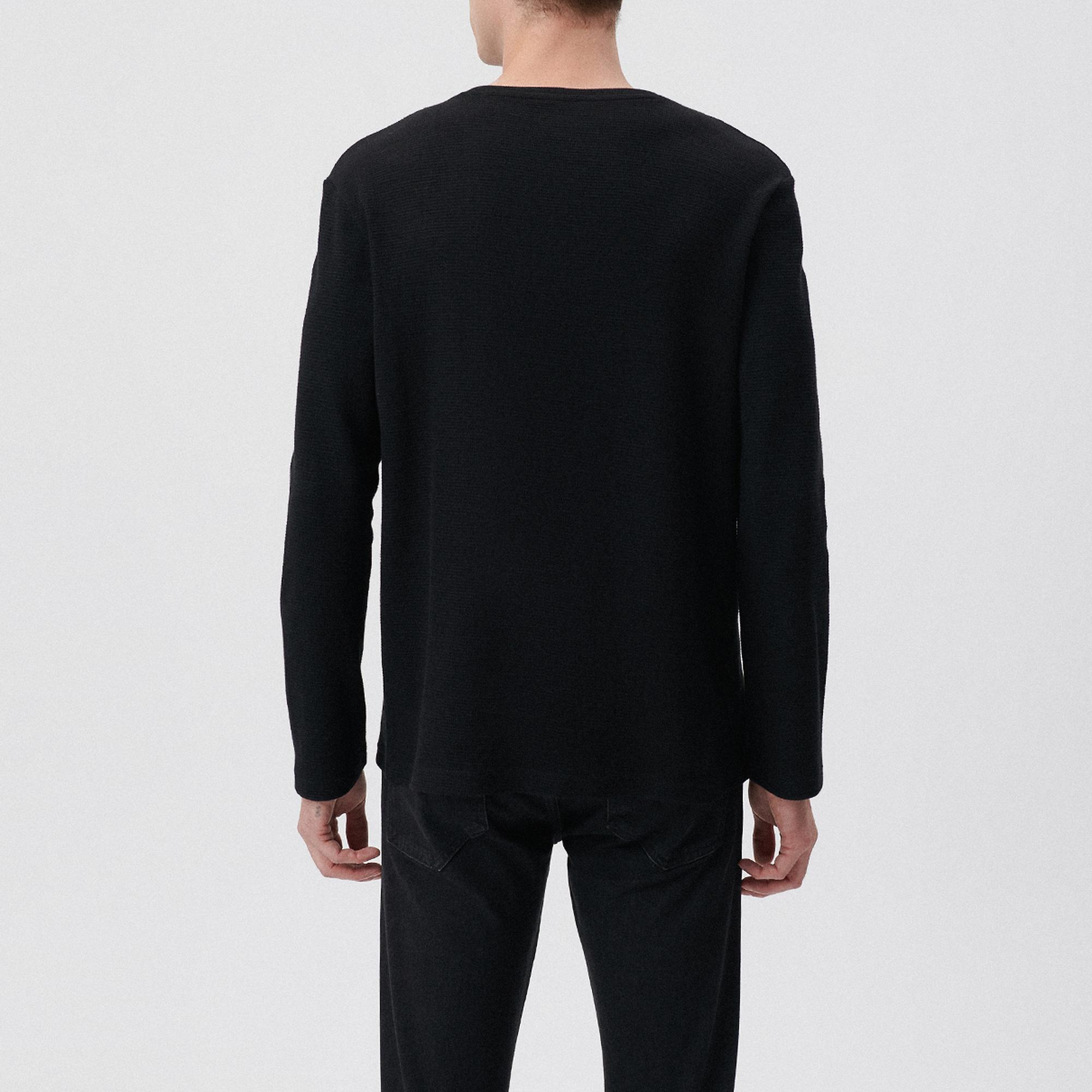 Mavi Uzun Kollu Siyah Tişört Regular Fit / Normal Kesim 065755-900