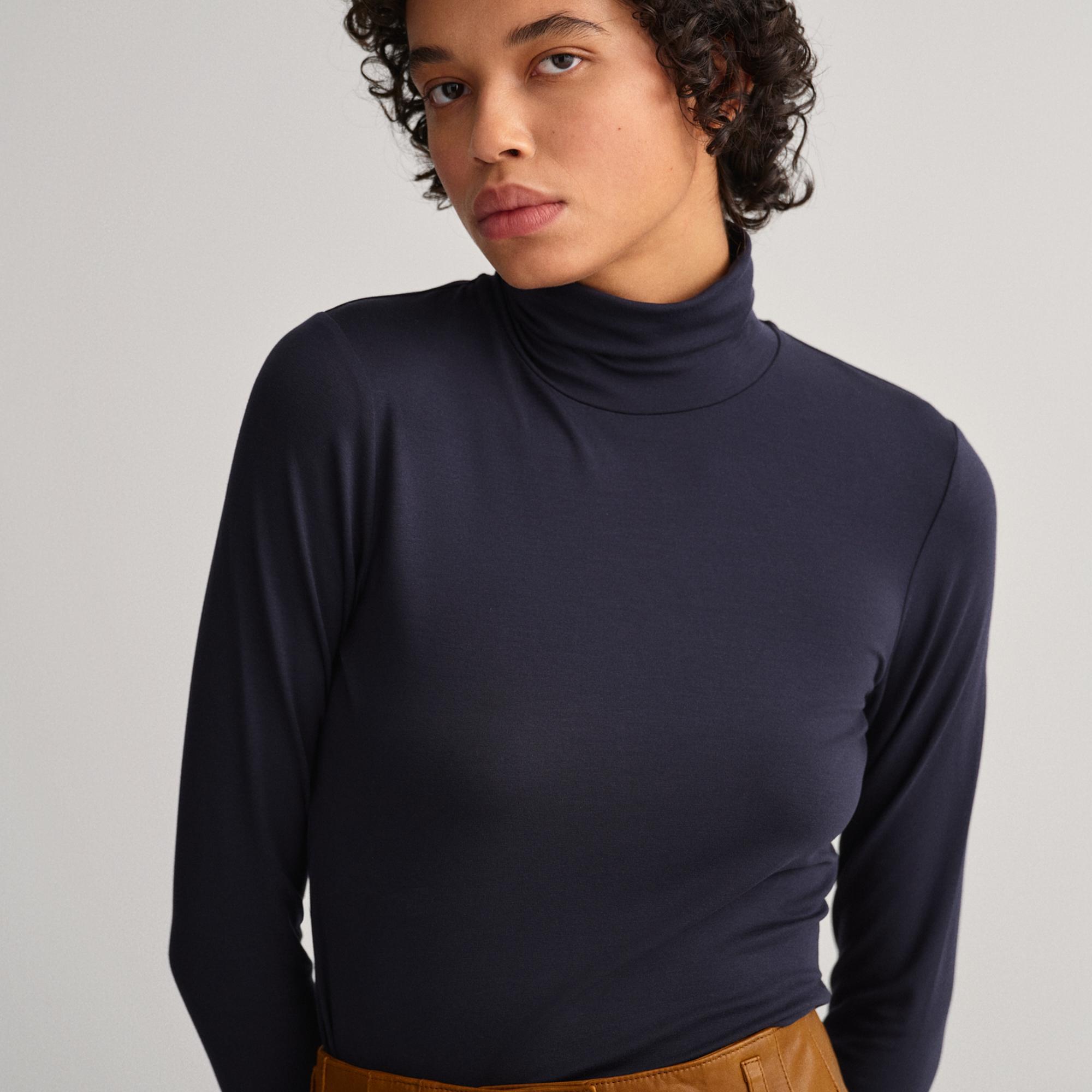 Gant Kadın Lacivert Regular Fit Boğazlı Yaka T-shirt