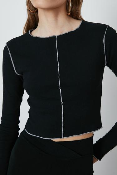 Kontrast Dikişli Croptop