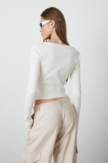  Göğüs Dekolte Uzun Kollu Bluz