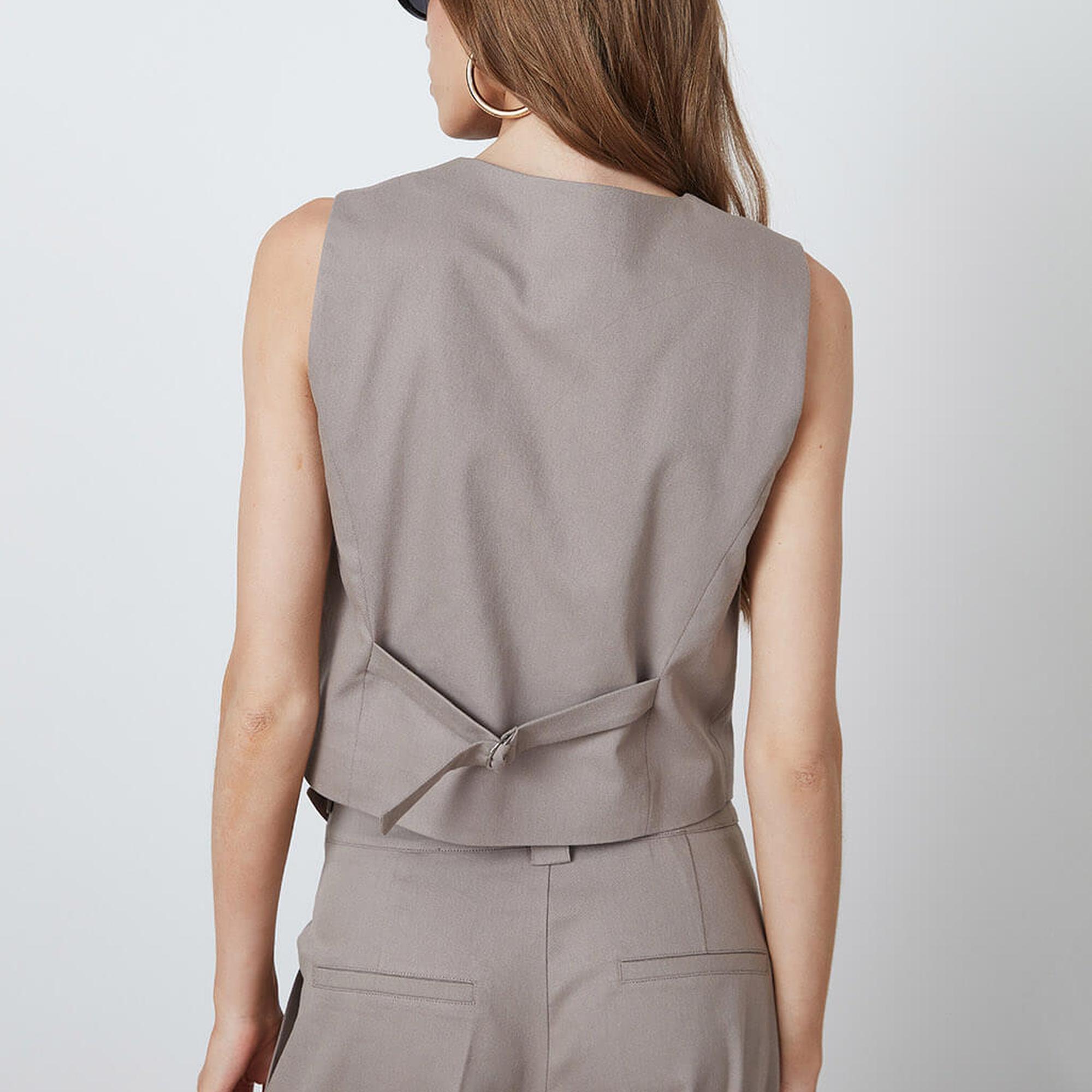 Arkası Kemerli Yelek