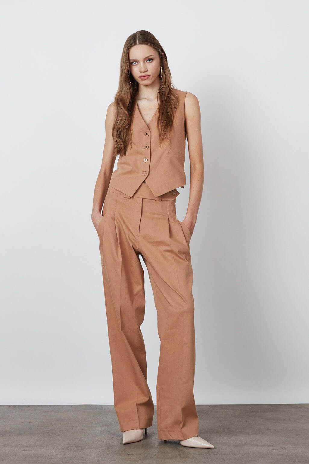  Kemer Detaylı Pantolon