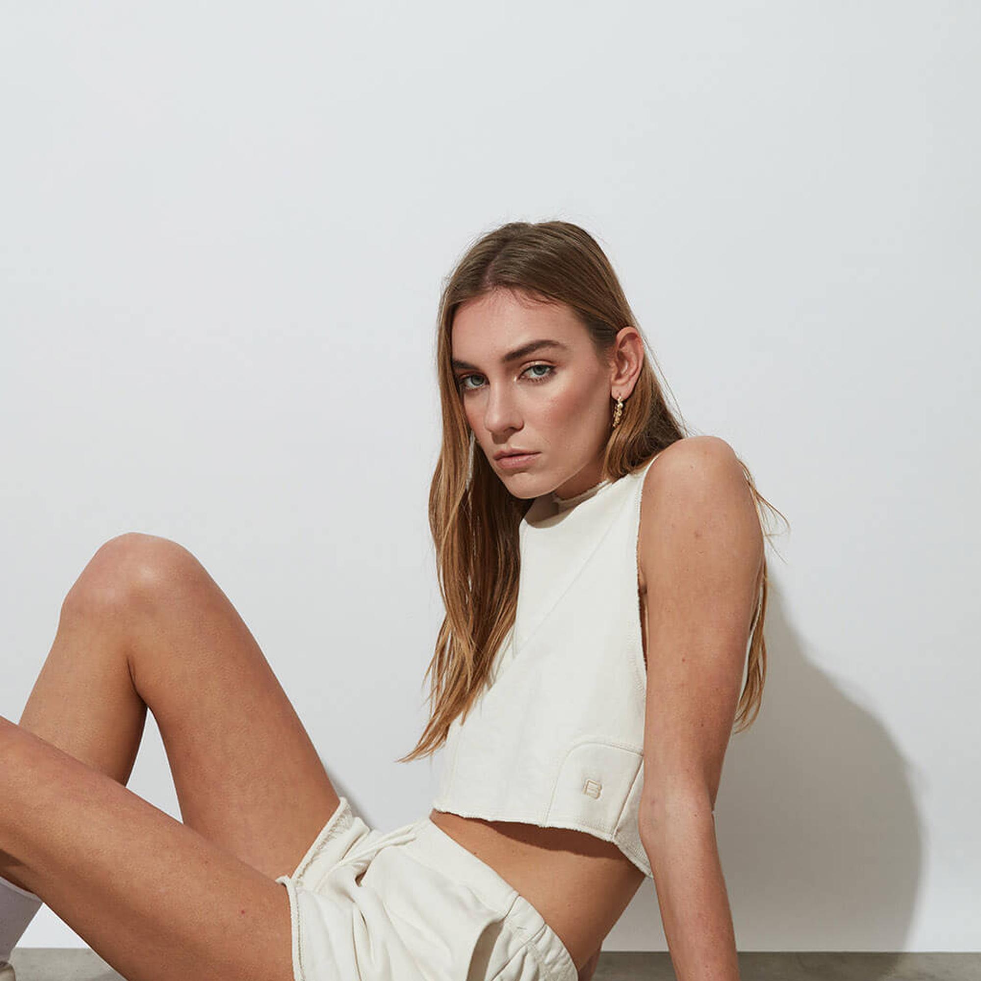 Pis Dikişli Mini Şort